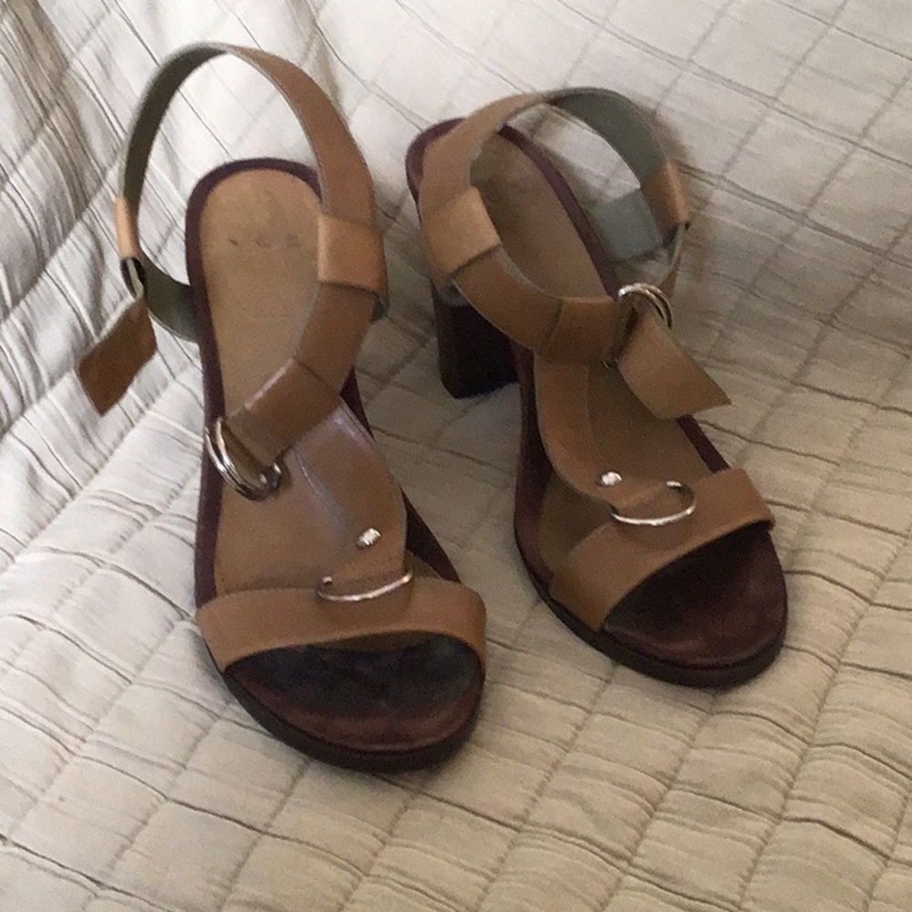 VOZ sandals